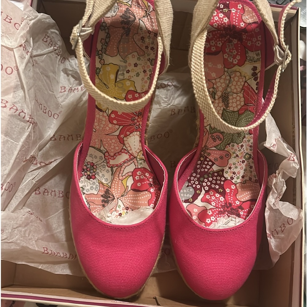 Bamboo Fuchsia Wedges 8 1/2